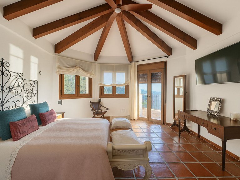 Villa for Sale in Istán, Malaga 18