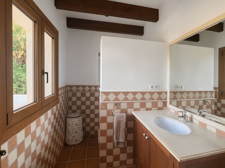 Villa for Sale in Istán, Malaga 22