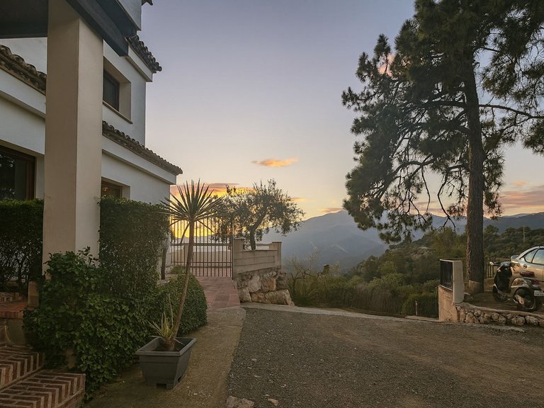 Villa for Sale in Istán, Malaga 24
