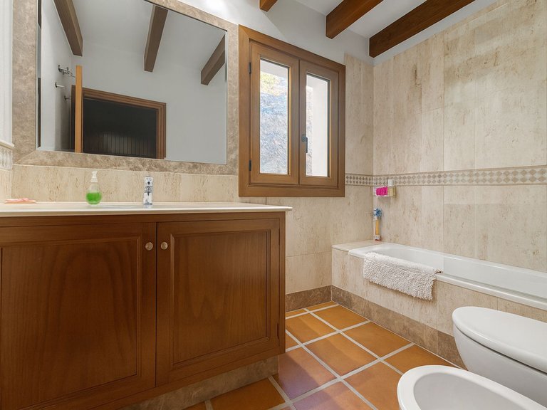 Villa for Sale in Istán, Malaga 26