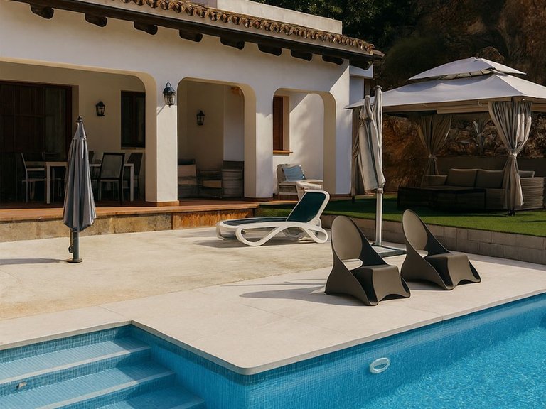 Villa for Sale in Istán, Malaga 3
