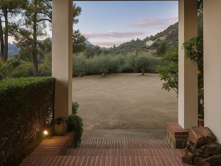 Villa for Sale in Istán, Malaga 5