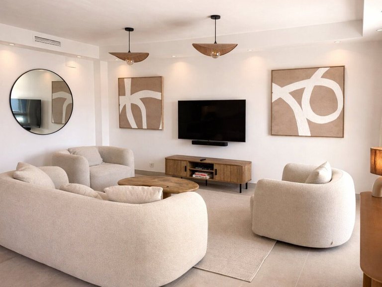 Villa for Sale in New Golden Mile, Malaga 3