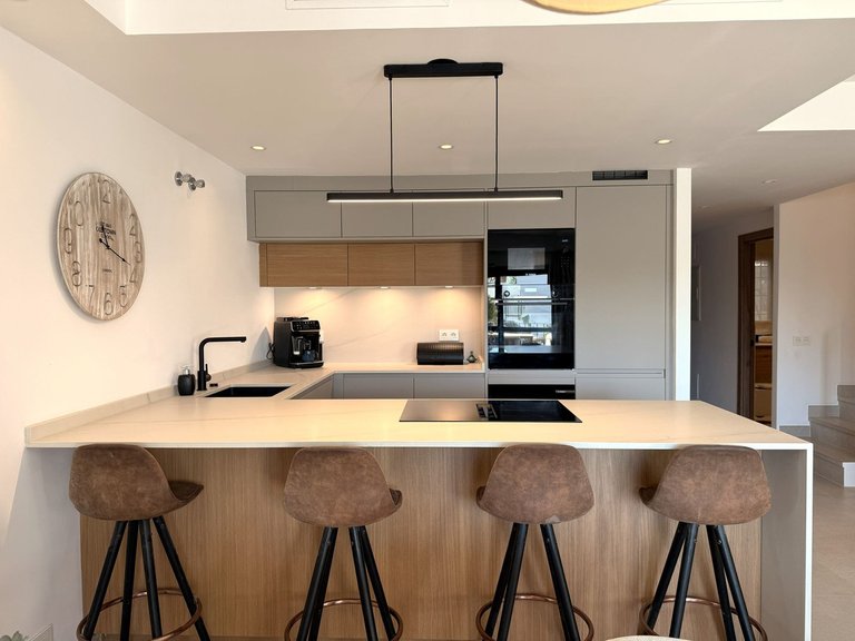 Villa for Sale in New Golden Mile, Malaga 5