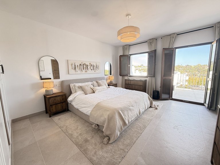Villa for Sale in New Golden Mile, Malaga 7