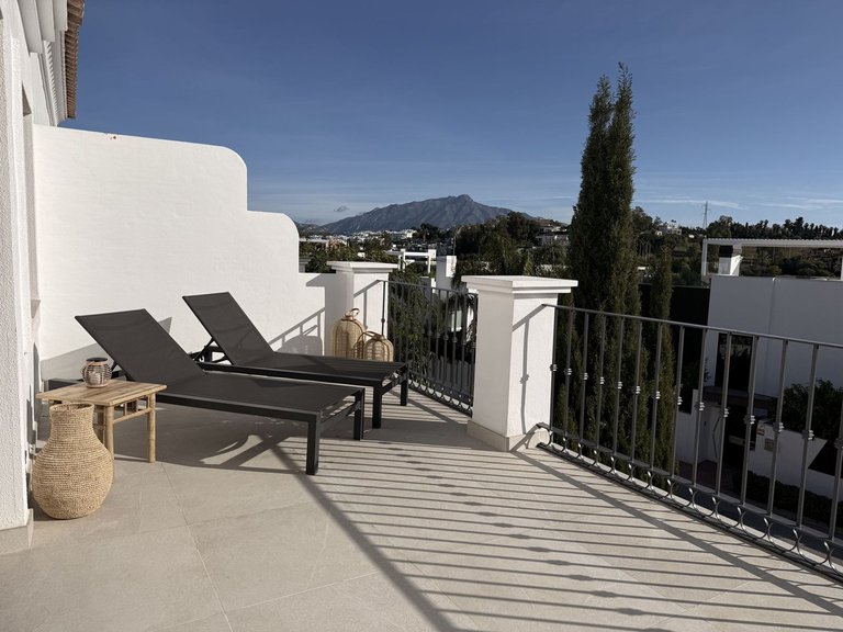 Villa for Sale in New Golden Mile, Malaga 9