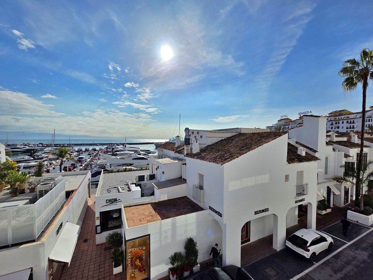 Apartment for Sale in Puerto Banús, Malaga 12