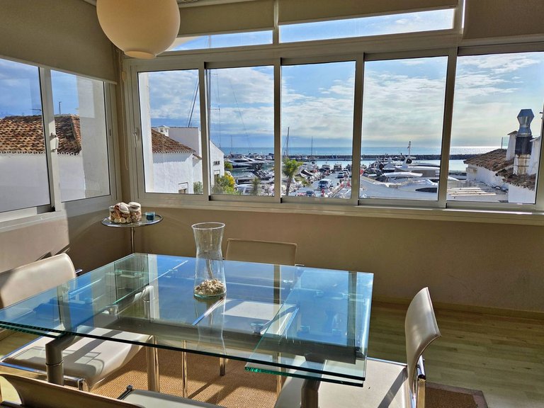 Apartment for Sale in Puerto Banús, Malaga 3