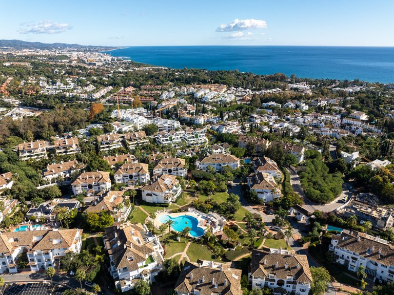 Apartment for Sale in The Golden Mile, Malaga 2