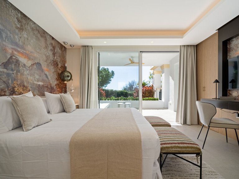 Apartment for Sale in The Golden Mile, Malaga 30
