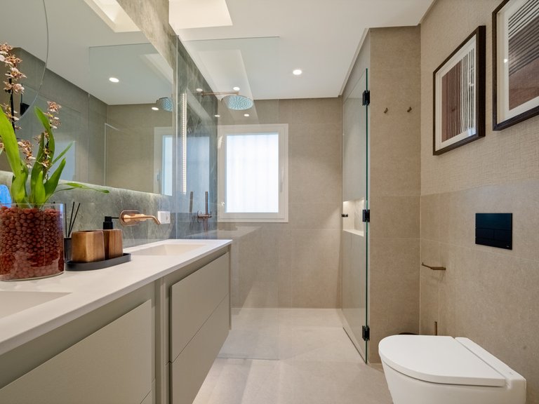 Apartment for Sale in The Golden Mile, Malaga 32