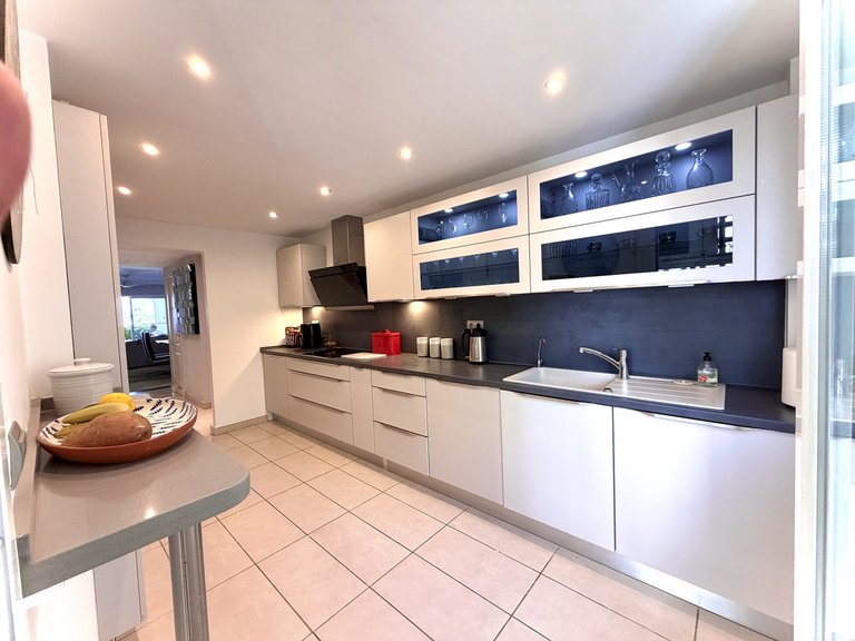 Apartment for Sale in San Pedro De Alcántara, Malaga 26