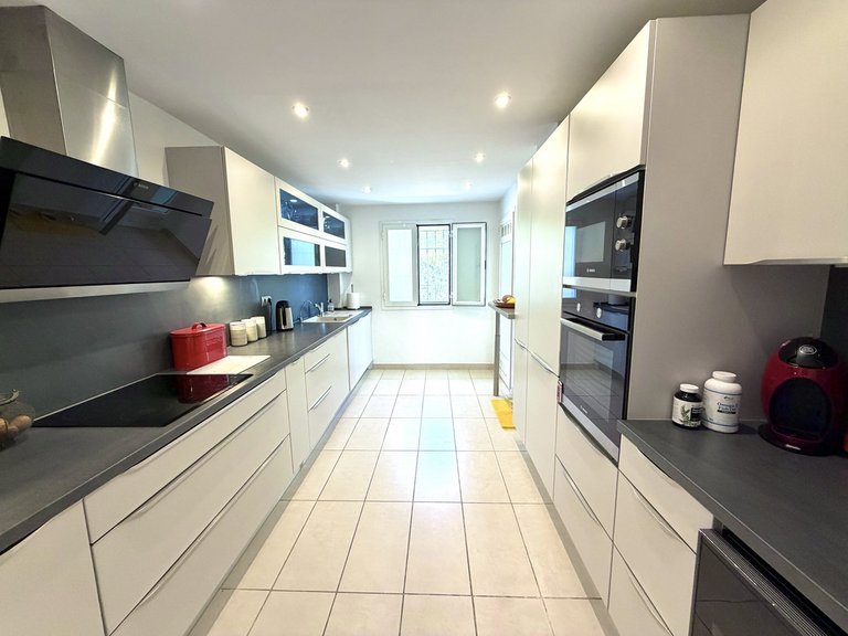 Apartment for Sale in San Pedro De Alcántara, Malaga 27