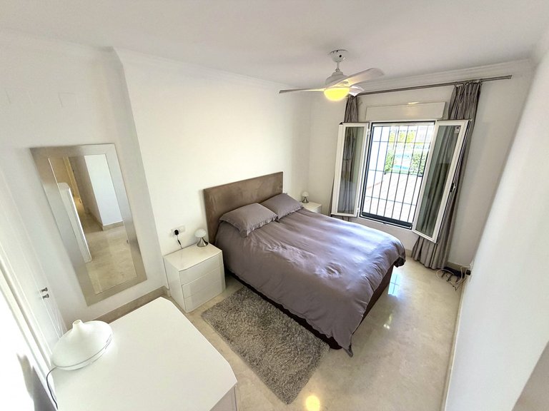 Apartment for Sale in San Pedro De Alcántara, Malaga 35
