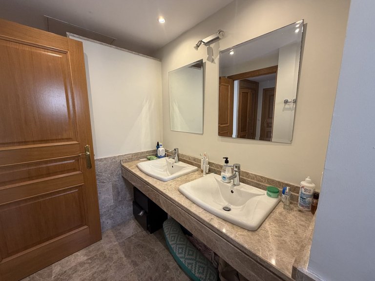 Villa for Sale in Marbella, Malaga 24