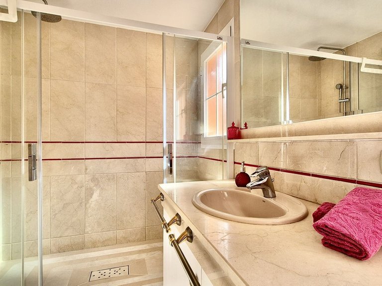 Apartment for Sale in Nueva Andalucía, Malaga 16