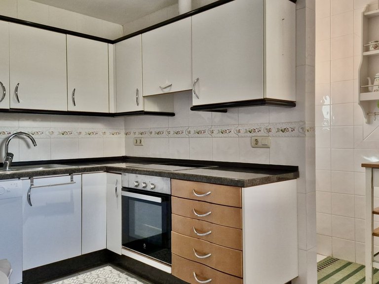 Apartment for Sale in Nueva Andalucía, Malaga 17