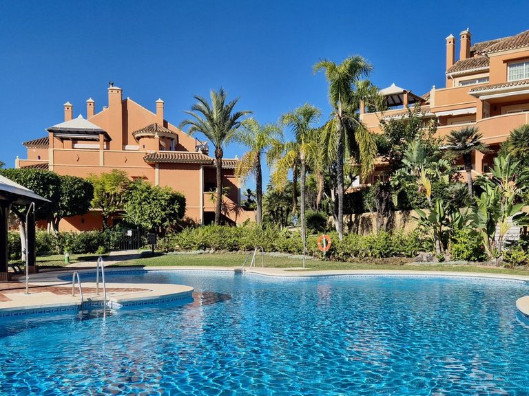 Apartment for Sale in Nueva Andalucía, Malaga 22