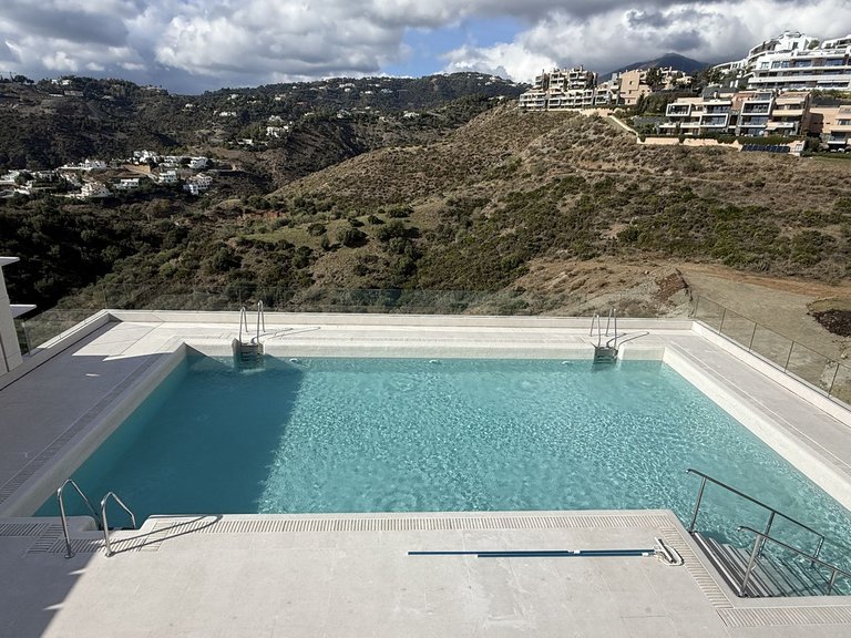Apartment for Sale in La Quinta, Malaga 13
