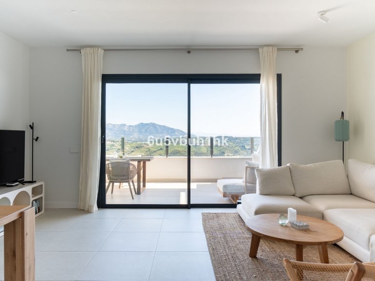 Apartment for Sale in Calanova Golf, Malaga 4