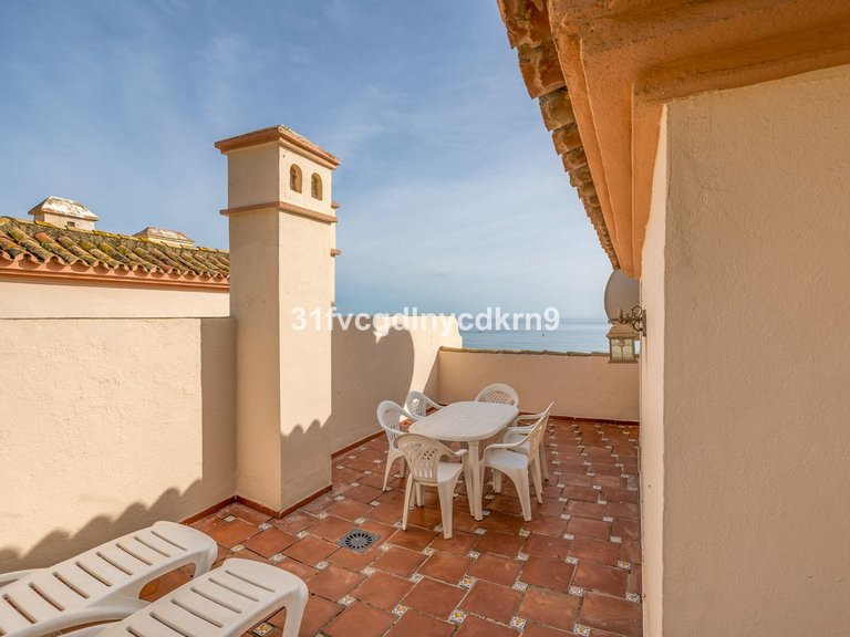 Villa for Sale in Estepona, Malaga 13