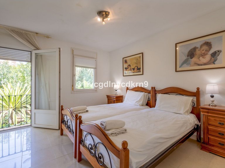 Villa for Sale in Estepona, Malaga 16