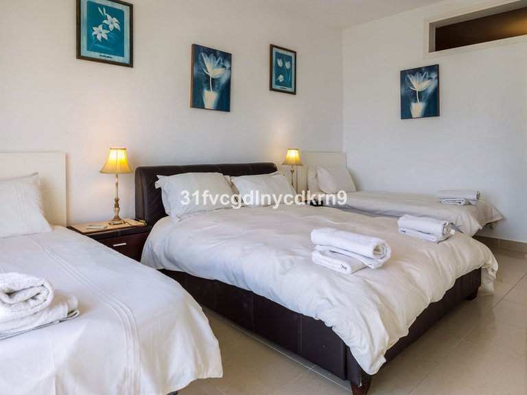 Villa for Sale in Estepona, Malaga 26