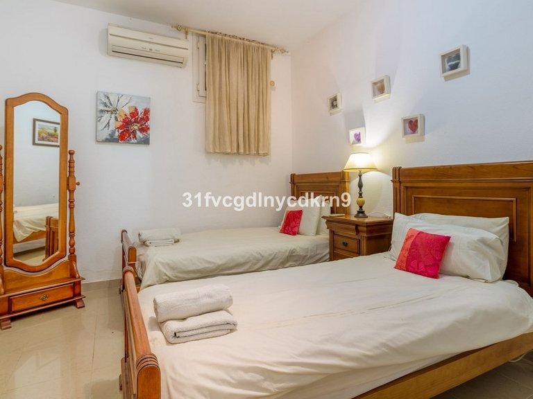 Villa for Sale in Estepona, Malaga 28