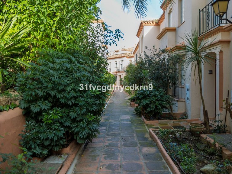 Villa for Sale in Estepona, Malaga 30