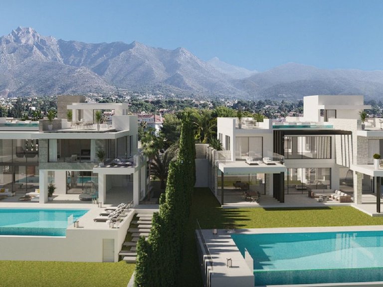 Villa for Sale in Costa del Sol Marbella, Malaga 1