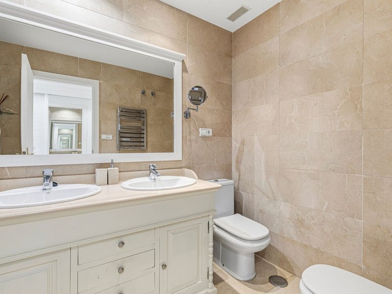 Apartment for Sale in Los Arqueros, Malaga 17