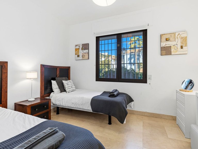 Apartment for Sale in Los Arqueros, Malaga 18