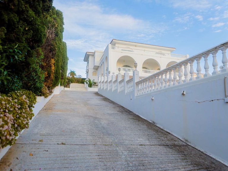 Villa for Sale in Benalmadena, Malaga 5