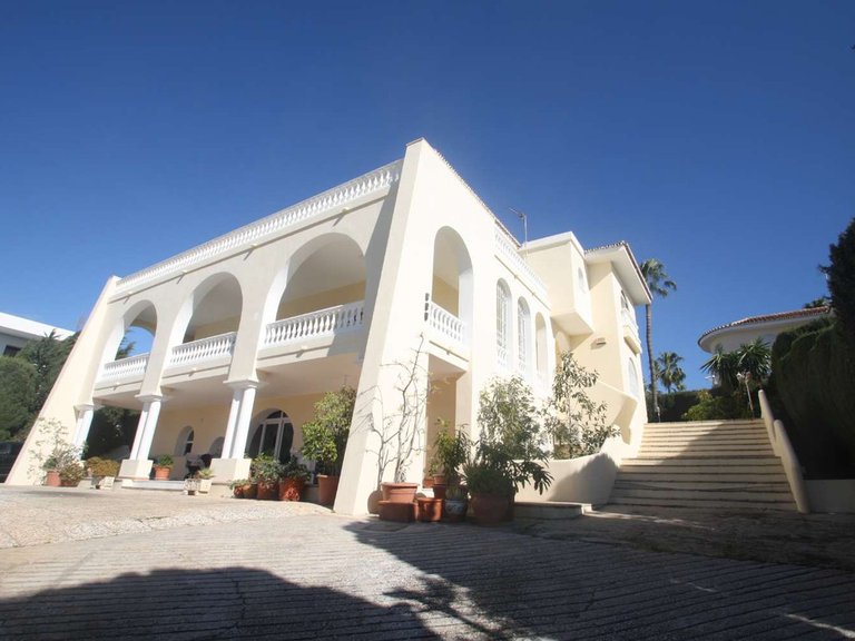 Villa for Sale in Benalmadena, Malaga 6