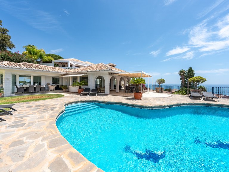 Villa for Sale in Benalmadena, Malaga 1