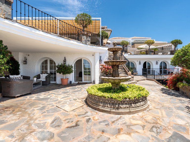 Villa for Sale in Benalmadena, Malaga 44
