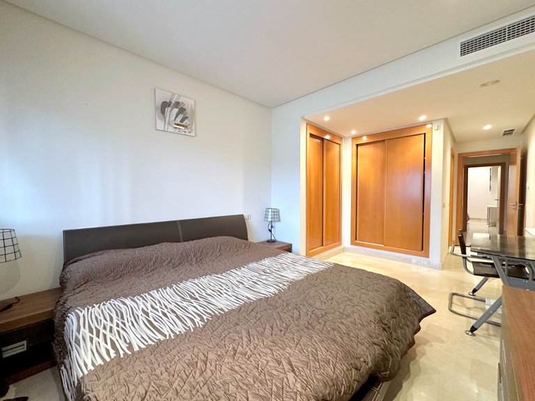 Apartment for Sale in Puerto Banús, Malaga 11
