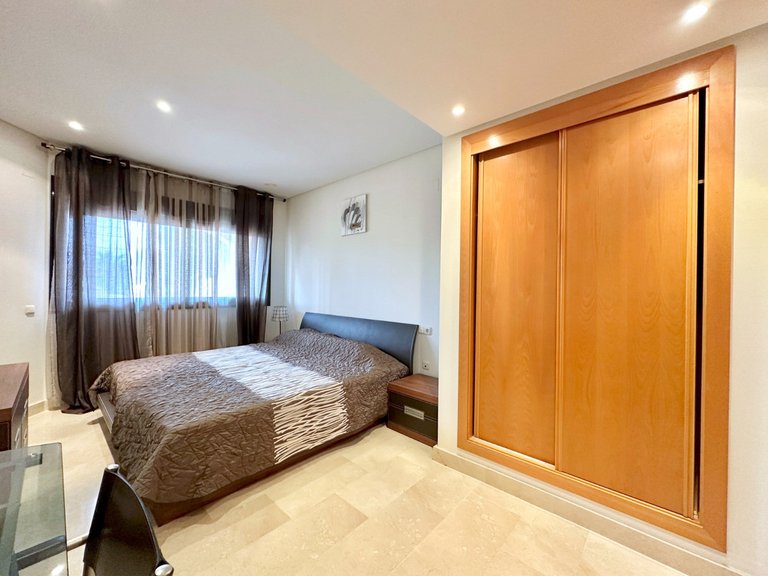 Apartment for Sale in Puerto Banús, Malaga 12