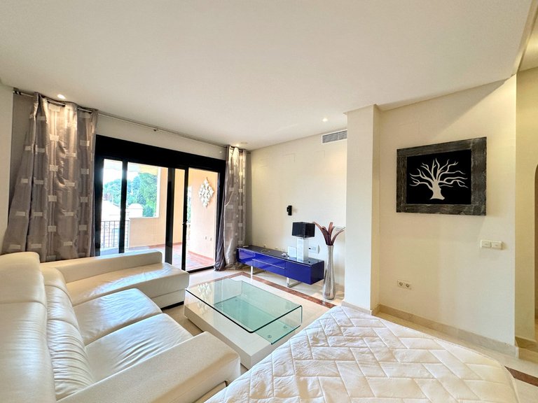 Apartment for Sale in Puerto Banús, Malaga 5