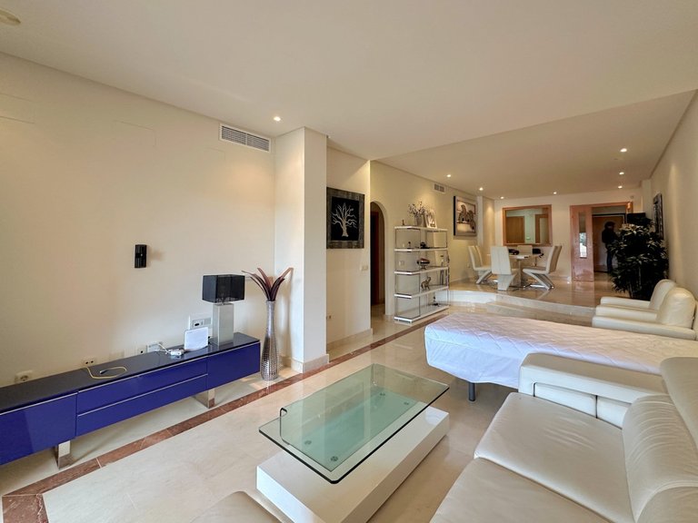 Apartment for Sale in Puerto Banús, Malaga 6