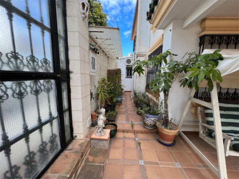Villa for Sale in Nueva Andalucía, Malaga 10