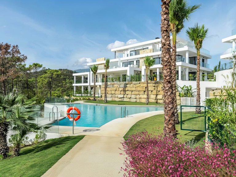 Apartment for Sale in Selwo, Malaga 1