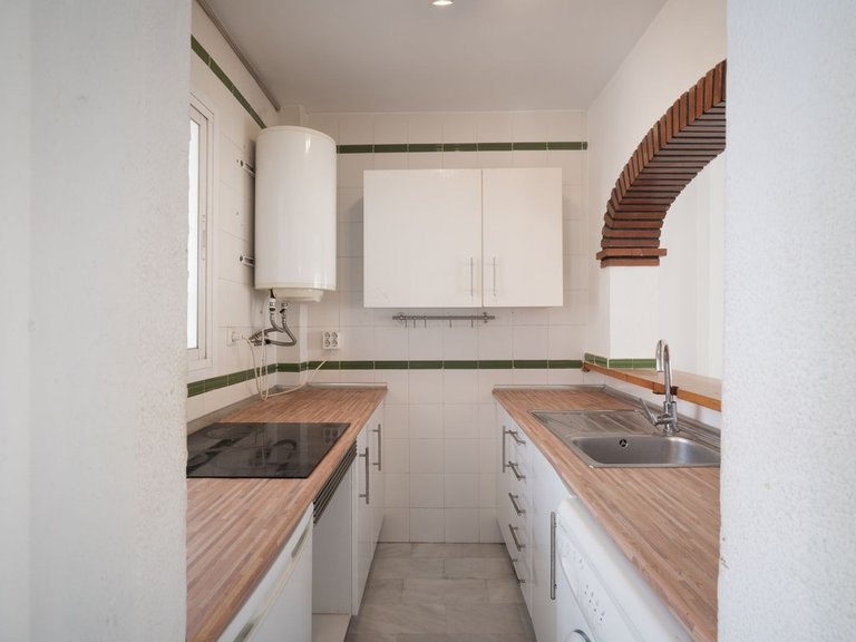 Apartment for Sale in Costa del Sol, La Carihuela, Malaga 8