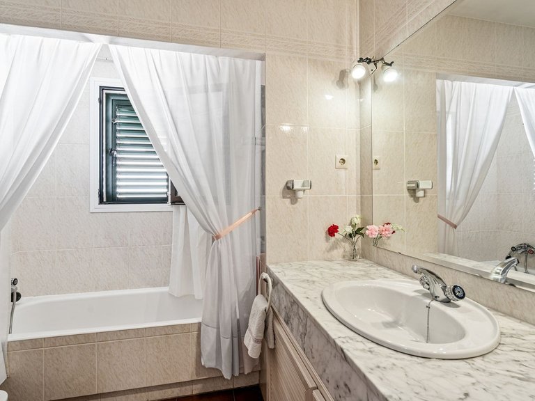 Villa for Sale in Arroyo De La Miel, Malaga 20