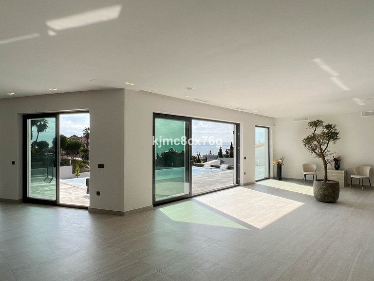 Villa for Sale in El Faro, Malaga 14