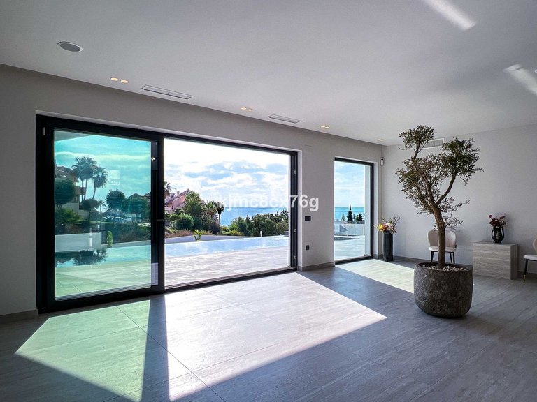 Villa for Sale in El Faro, Malaga 15