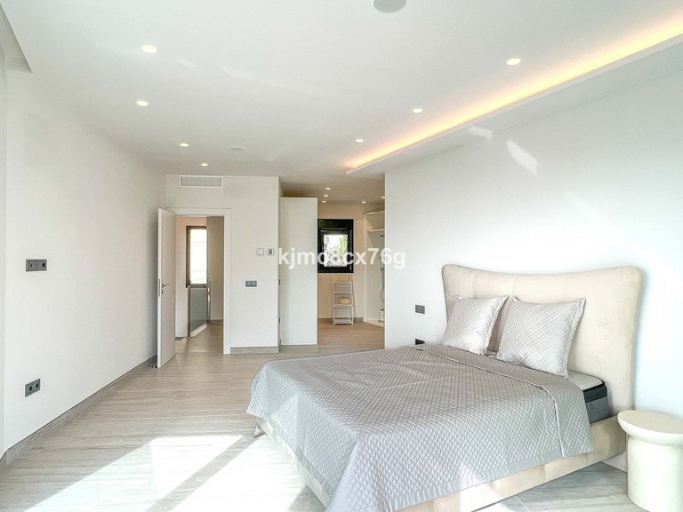 Villa for Sale in El Faro, Malaga 40