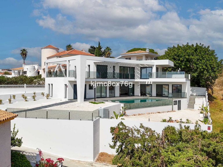 Villa for Sale in El Faro, Malaga 57