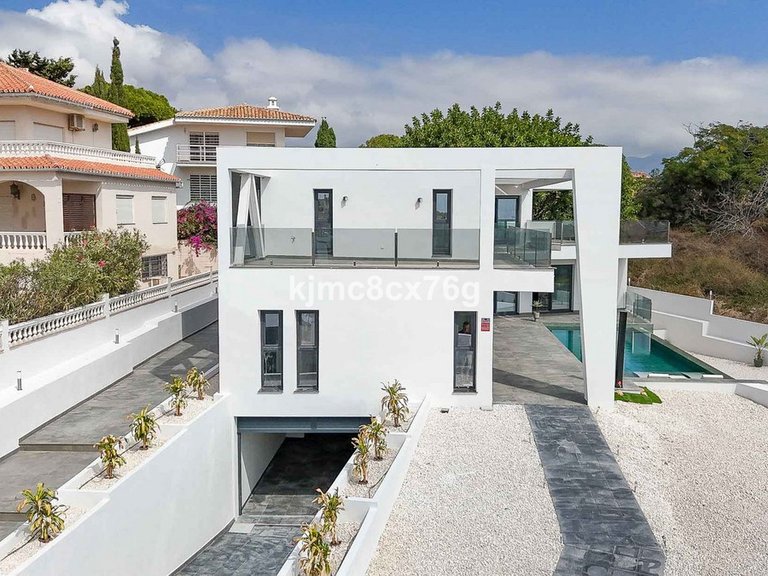 Villa for Sale in El Faro, Malaga 59