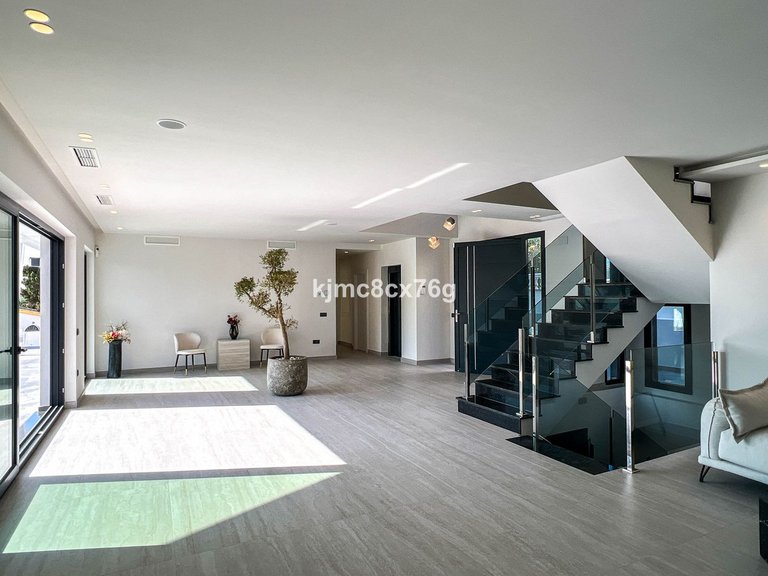 Villa for Sale in El Faro, Malaga 7